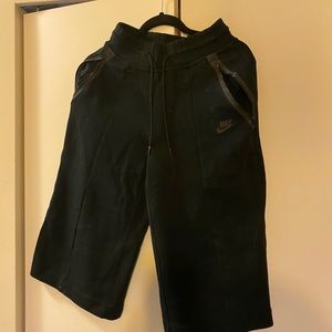 Crop tech fleece sweats